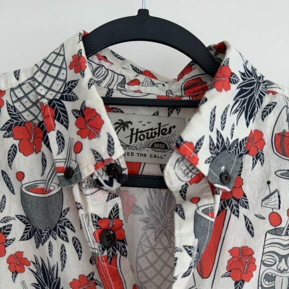 Howler Bros Shirt Mens Medium Tiki Tatsu Ya Skulls Aloha Hawaiian Surf Pineapple - Picture 3 of 10